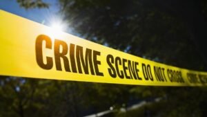 बेटी ने अपनी Mother को किसी और आदमी के साथ रंगरलियां मनाते देख लिया और फिर….