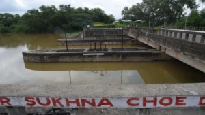 Chandigarh में लगातार बारिश से बढ़ा खतरा, Sukhna Lake का Water Level खतरे के निशान से ऊपर
