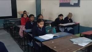 Mohali में शीतकालीन अवकाश के बाद खुले स्कूल:स्टूडेंट्स की उपस्थिति रही बेहद कम, घने कोहरे और कड़ाके की ठंड का दिखा असर