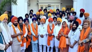 बैसाखी के मौके पर सिख श्रद्धालु Pakistan रवाना, ऐतिहासिक गुरुद्वारों के करेंगे दर्शन